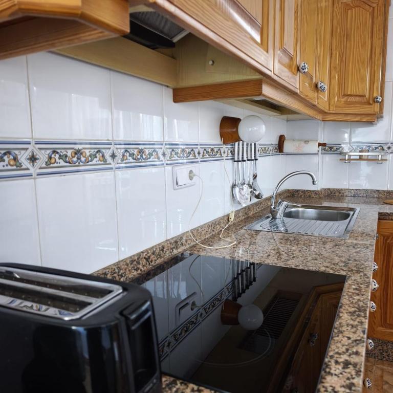Sunflower Apartment - Two-Bedroom House - 35