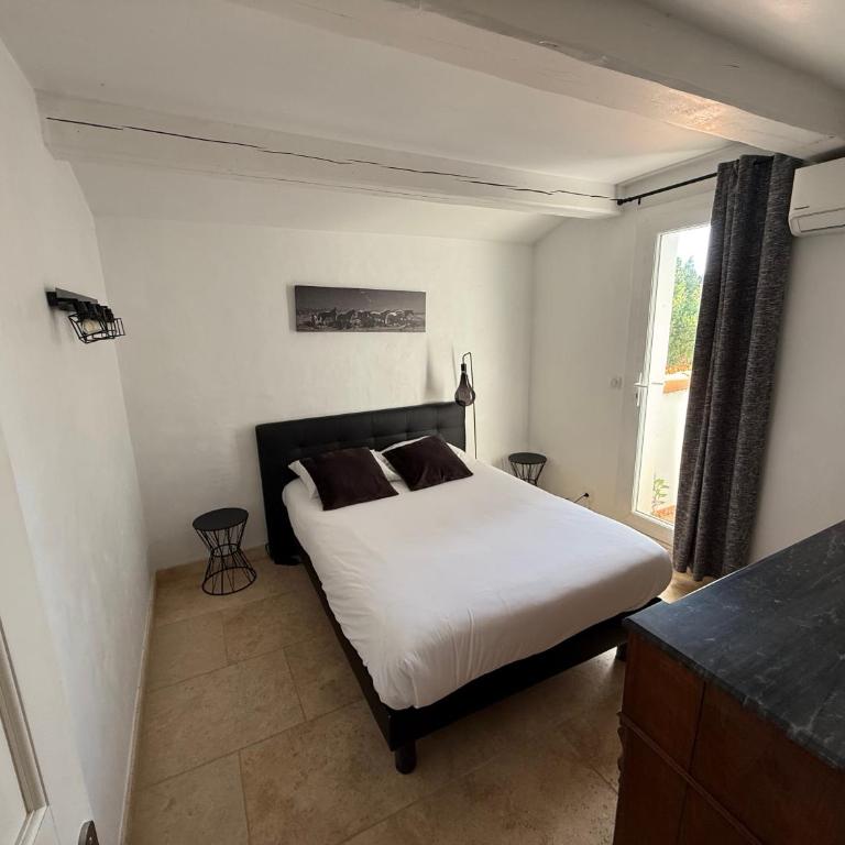 Domaine du Soleil Couchant - Four-Bedroom House - 3