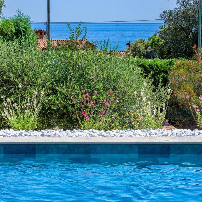 Villa LAU, contemporary sea view in Les Issambres - Villa 3 Chambres - 33