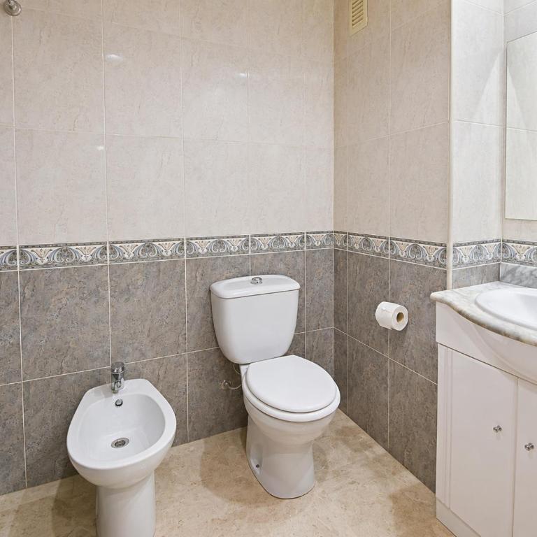 Solo familias-Ventura Park C- 3 - Three-Bedroom Apartment - 6