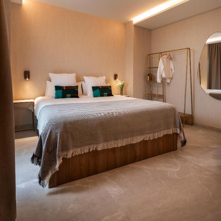Feelathome Casa Azahar - Double Room with Patio - 7