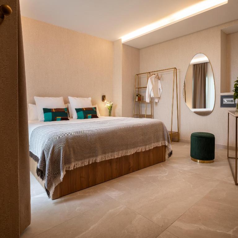 Feelathome Casa Azahar - Double Room with Patio - 8