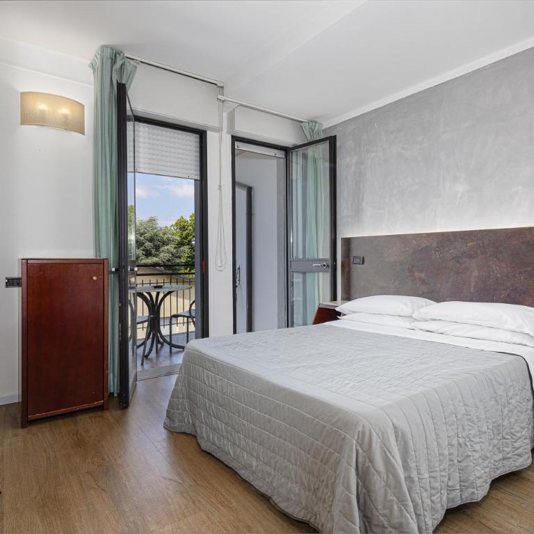 Hotel Sirena & Cucina - Double Room with Balcony - 3