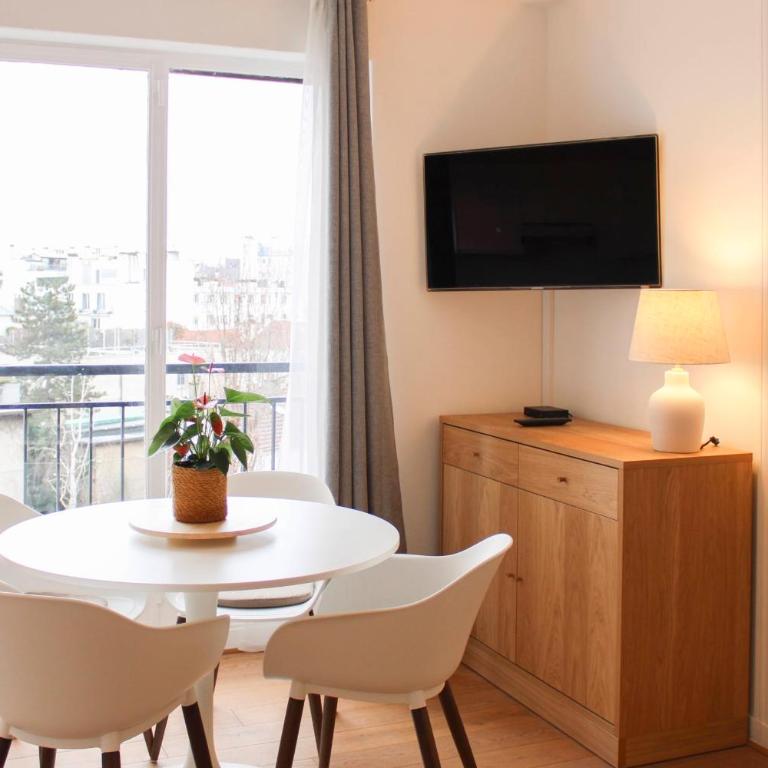 Bright apartment in Boulogne-Billancourt - Apartment - 17