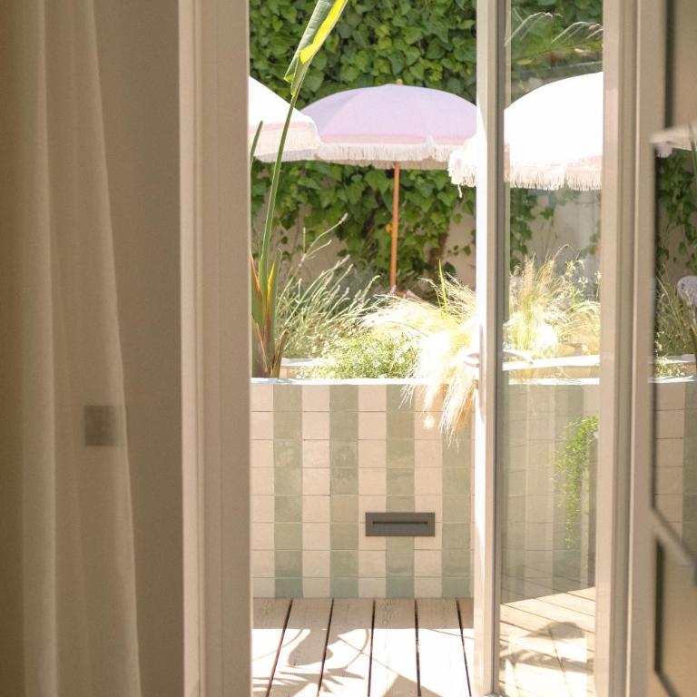 Boutique Hôtel Le Clos Huguerie - Bordeaux Centre - Chambre Double ou Lits Jumeaux Standard - Vue sur Jardin - 2