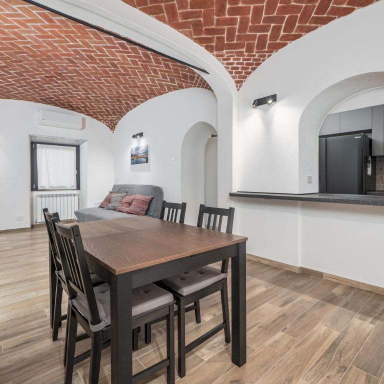 The Hilltop House - Apartment - 1