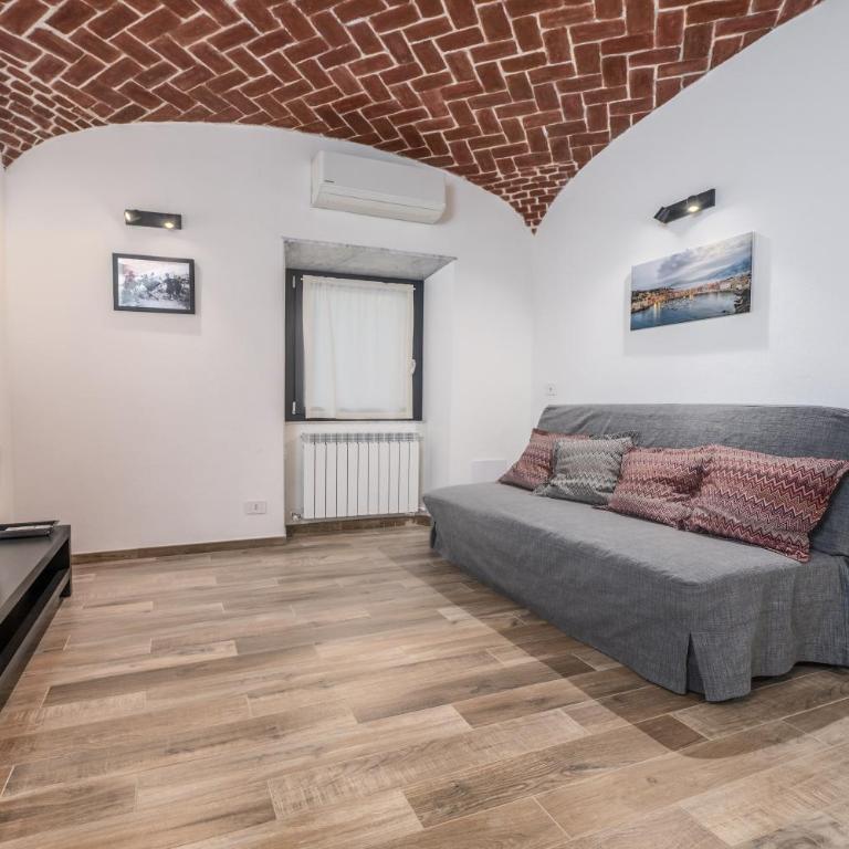 The Hilltop House - Apartment - 2