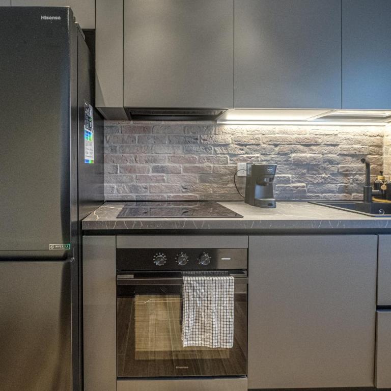 The Hilltop House - Apartment - 4
