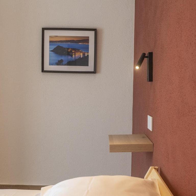 The Hilltop House - Apartment - 11