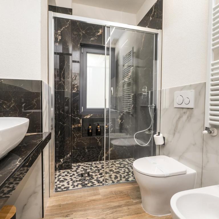 The Hilltop House - Apartment - 24
