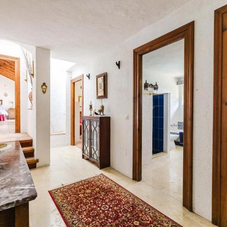 Casa Beach - Five-Bedroom House - 11