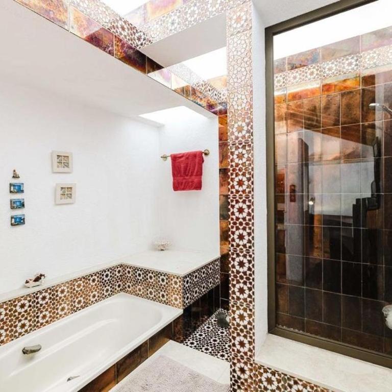 Casa Beach - Five-Bedroom House - 13