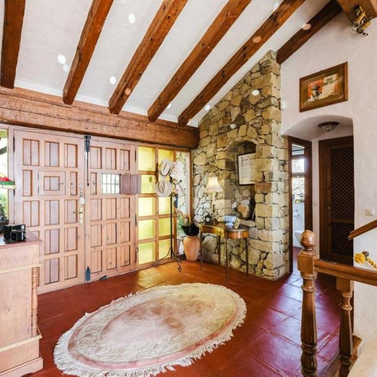 Casa Beach - Five-Bedroom House - 14