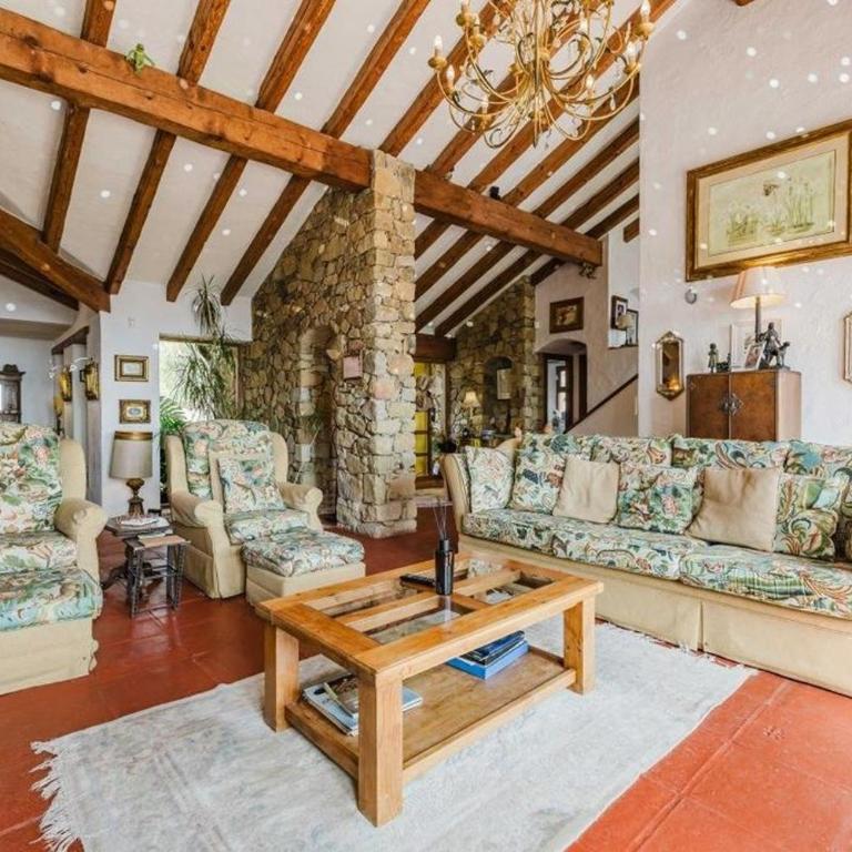 Casa Beach - Five-Bedroom House - 22