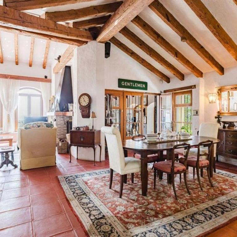 Casa Beach - Five-Bedroom House - 23