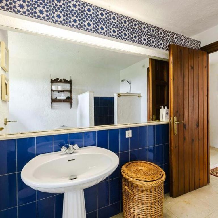 Casa Beach - Five-Bedroom House - 40