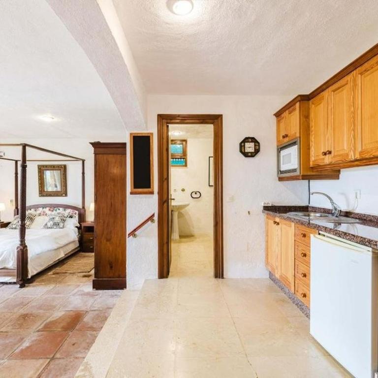 Casa Beach - Five-Bedroom House - 56