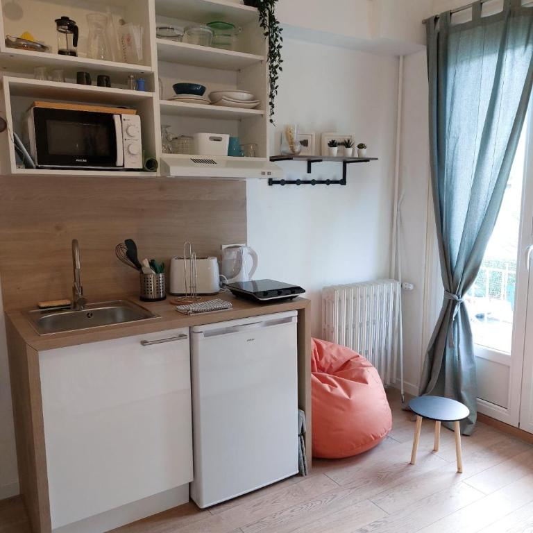 studio entièrement équipé avec balcon et accès jardin - Studio mit Queensize-Bett - 4