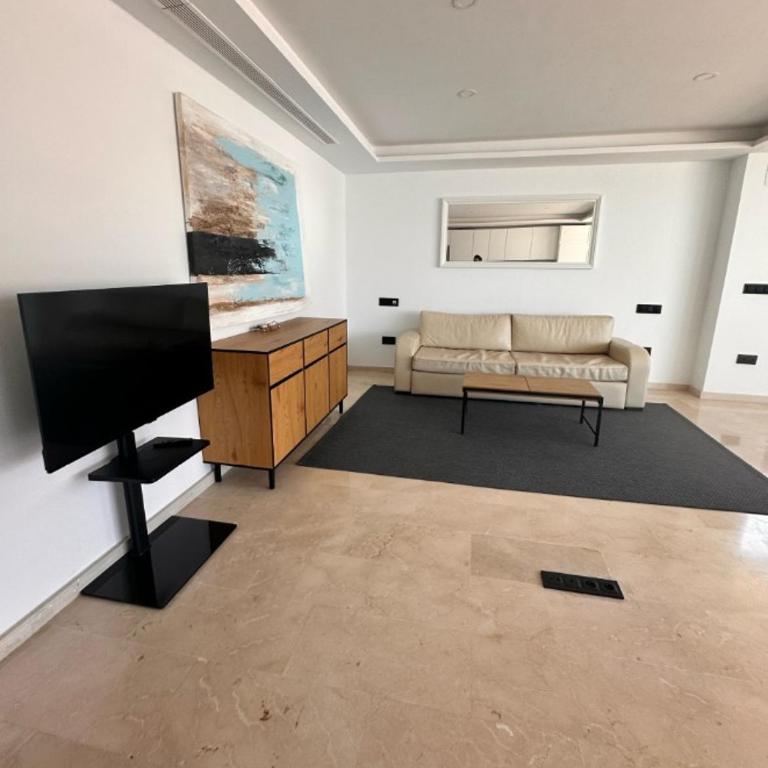 Luxury Beachfront Bright & Spacious by TuriVida - Deluxe Apartment - 5