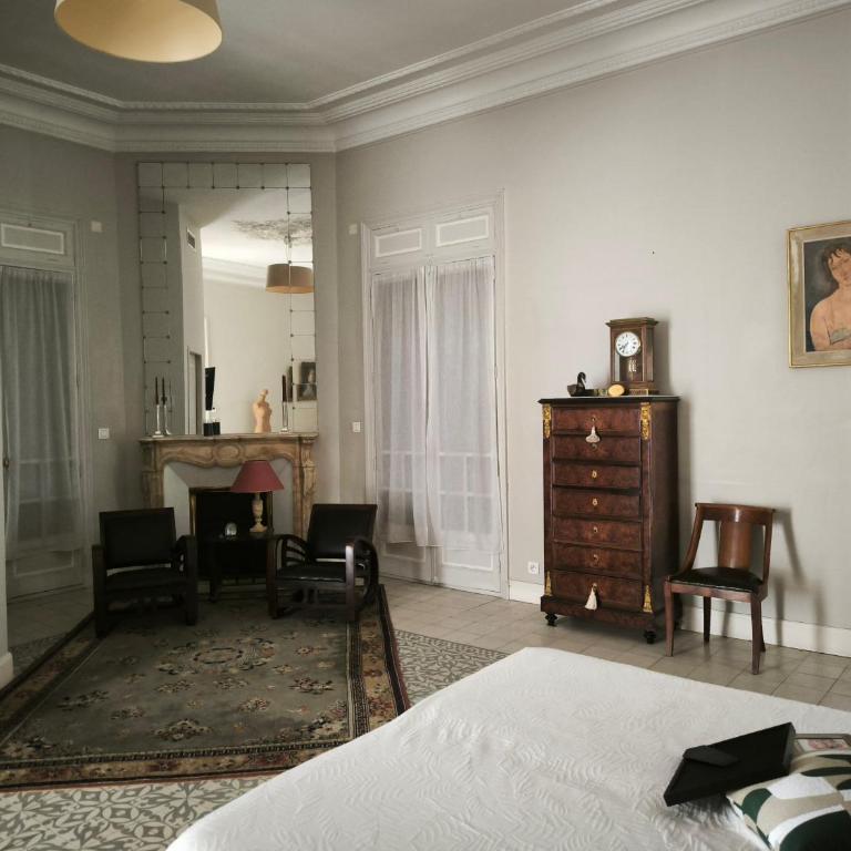 Villa Meyer Demeure Remarquable chambre d'hôtes,Art Déco,standing - Suite Lit Queen-Size - Vue sur Piscine - 9