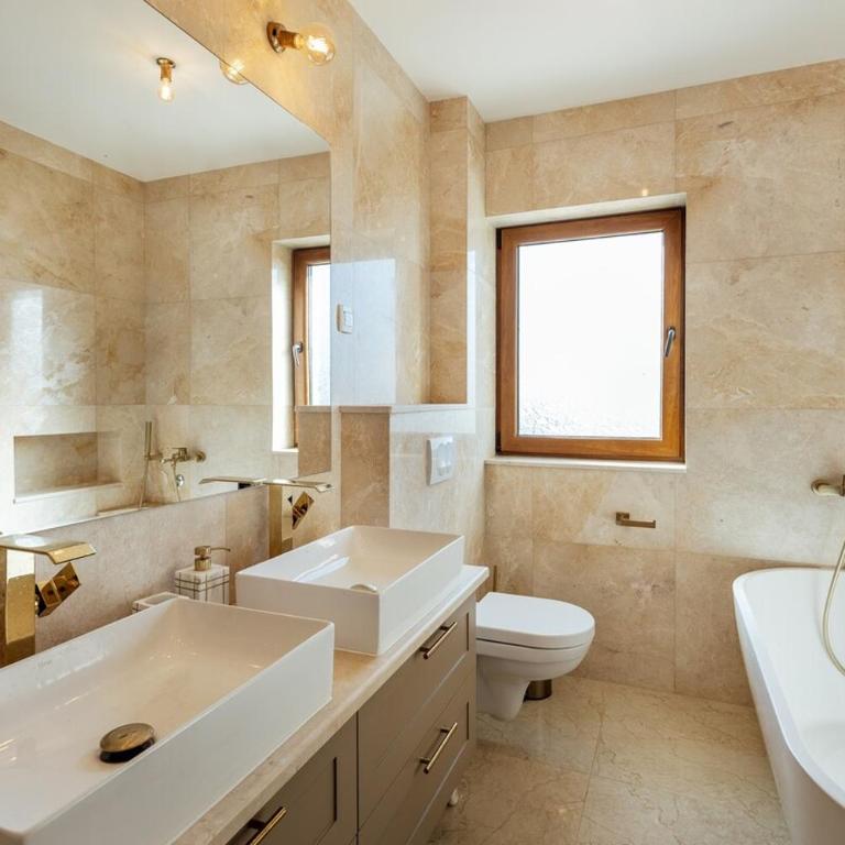 Lux Olive Garden Villa - Five-Bedroom House - 7