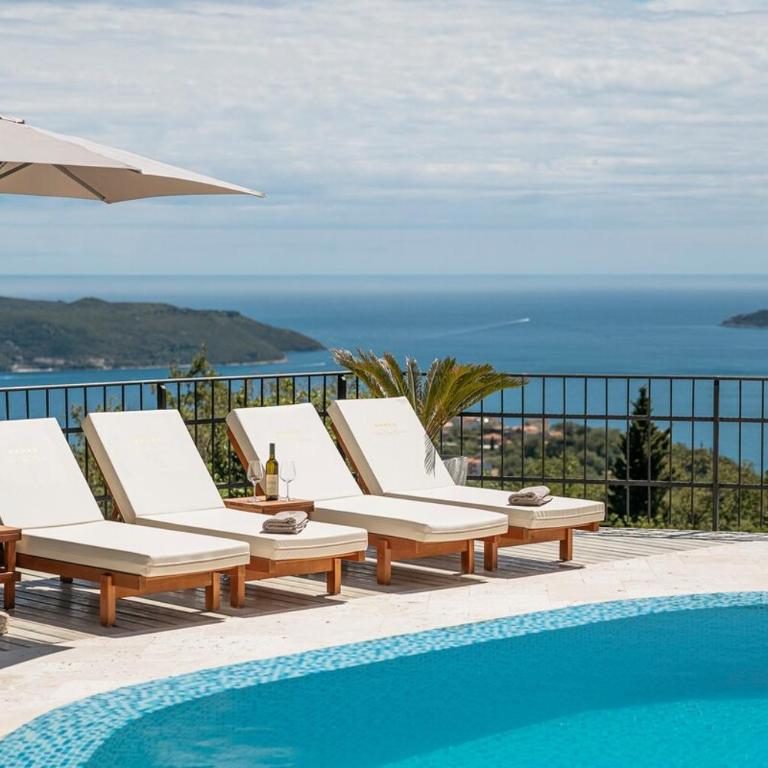 Lux Olive Garden Villa - Five-Bedroom House - 8