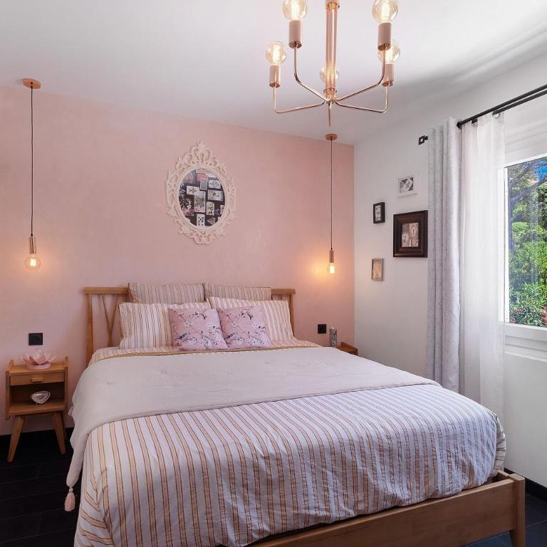 Les Arbousiers - Chambre Standard Lit Queen-Size - 2