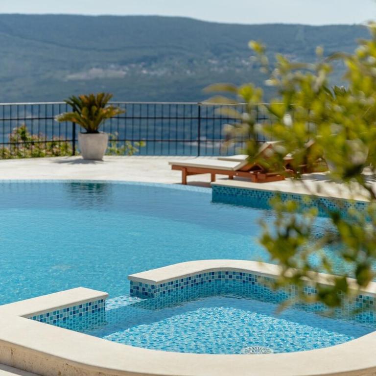 Lux Olive Garden Villa - Five-Bedroom House - 26