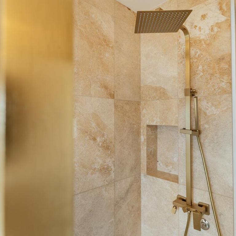 Lux Olive Garden Villa - Five-Bedroom House - 46