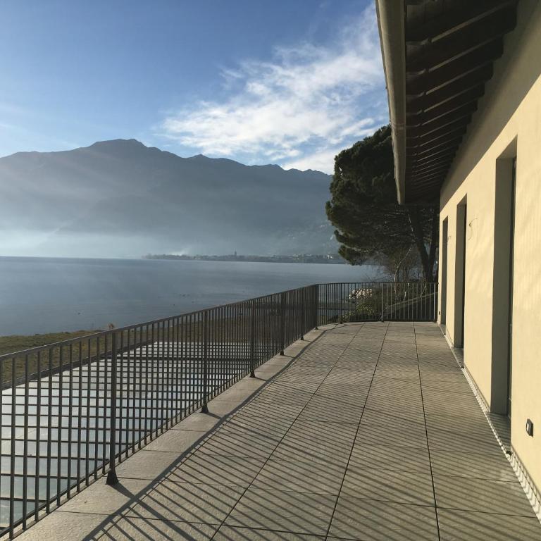Lake Como Beach Hostel - Camera Matrimoniale/Doppia con Letti Singoli con Terrazza - 2