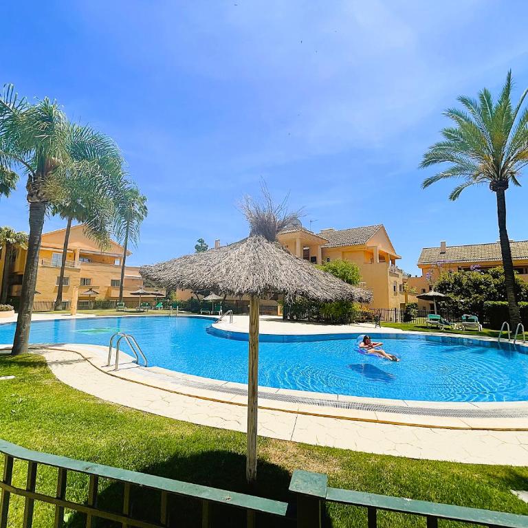 Holiday 2BR Apartment in Elviria, Marbella - Two-Bedroom Apartment - 1