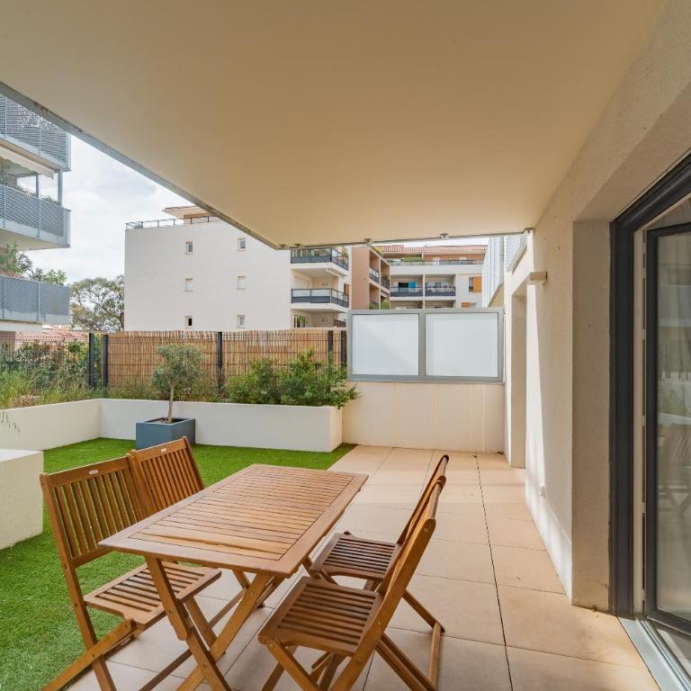 Le Lavandou Ensoleillé - Bel appt avec terrasse - Appartement - 3