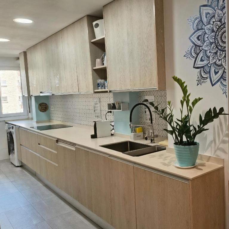 Fira Gran Via & Aeropuerto Barcelona Mi Colibrí - Habitación Doble con baño privado externo - 2