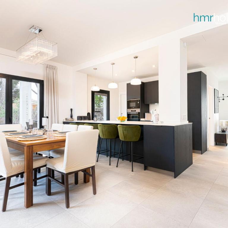 Villa Milana by HMR Holidays - Deluxe Villa - 13