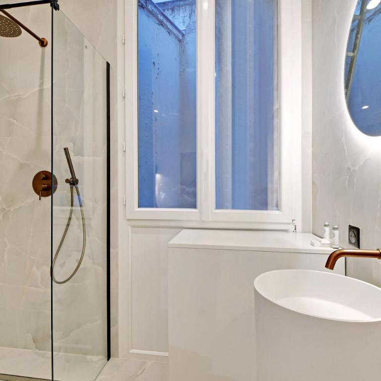 Chic and Spacious Apartment in the Heart of Paris - Appartement - 11