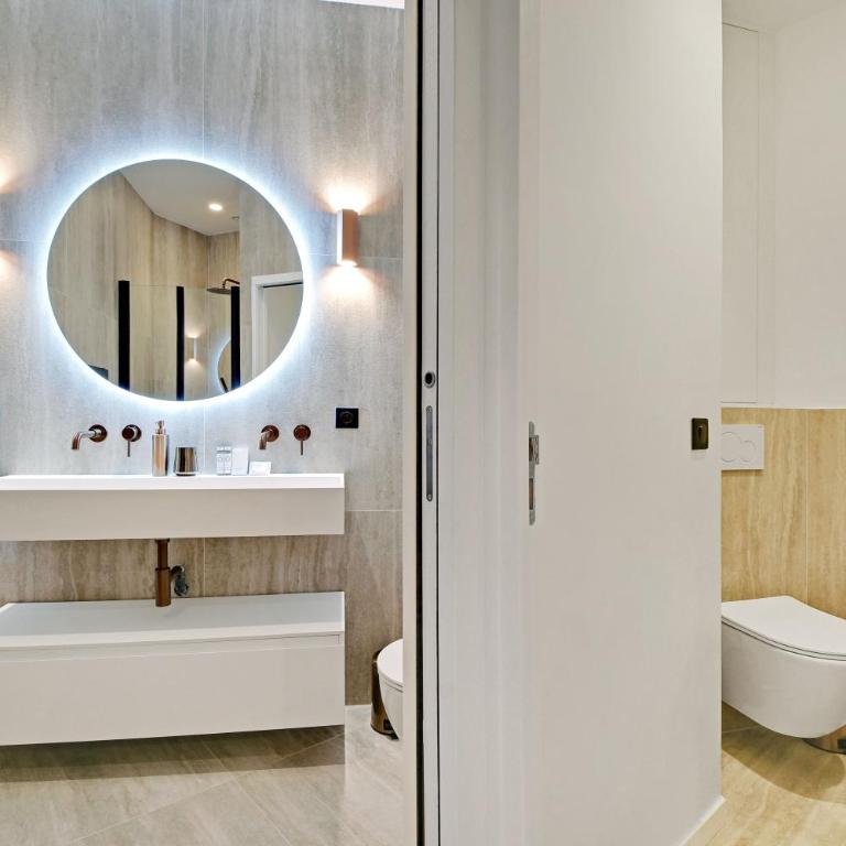 Chic and Spacious Apartment in the Heart of Paris - Appartement - 14