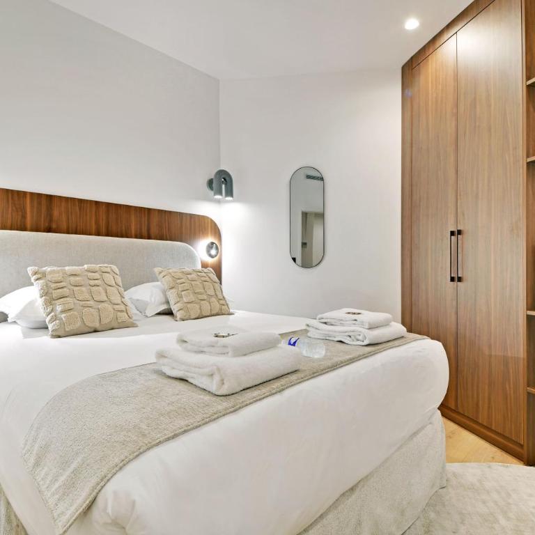 Chic and Spacious Apartment in the Heart of Paris - Appartement - 6
