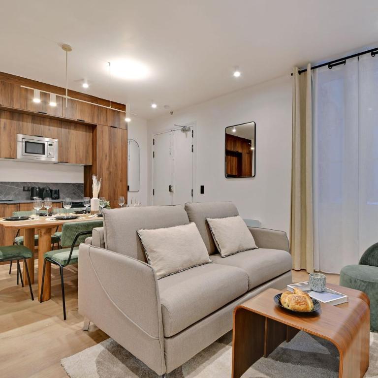 Chic and Spacious Apartment in the Heart of Paris - Appartement - 1