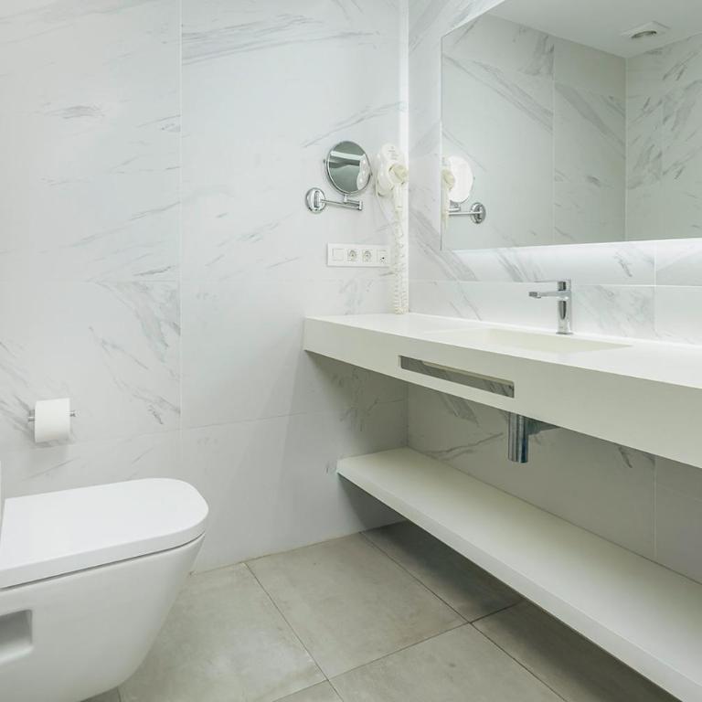 Gran Hotel Las Fuentes - Habitación Doble (2 adultos + 1 niño) - 3