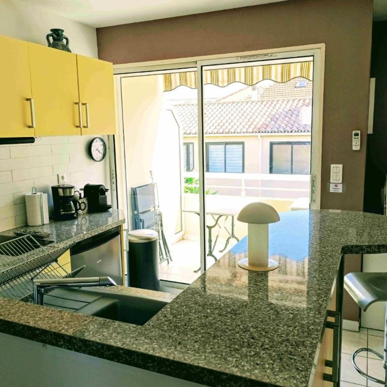 Charming 2-room apartment with balcony in the city - Apartamento - 5
