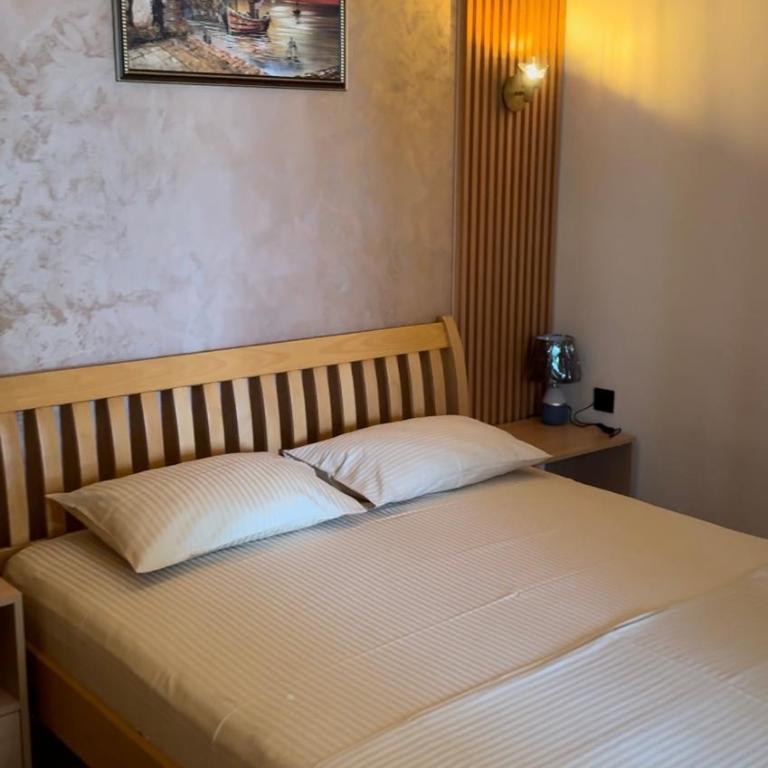 REXHEPI Apartments - Apartment mit Balkon - 9