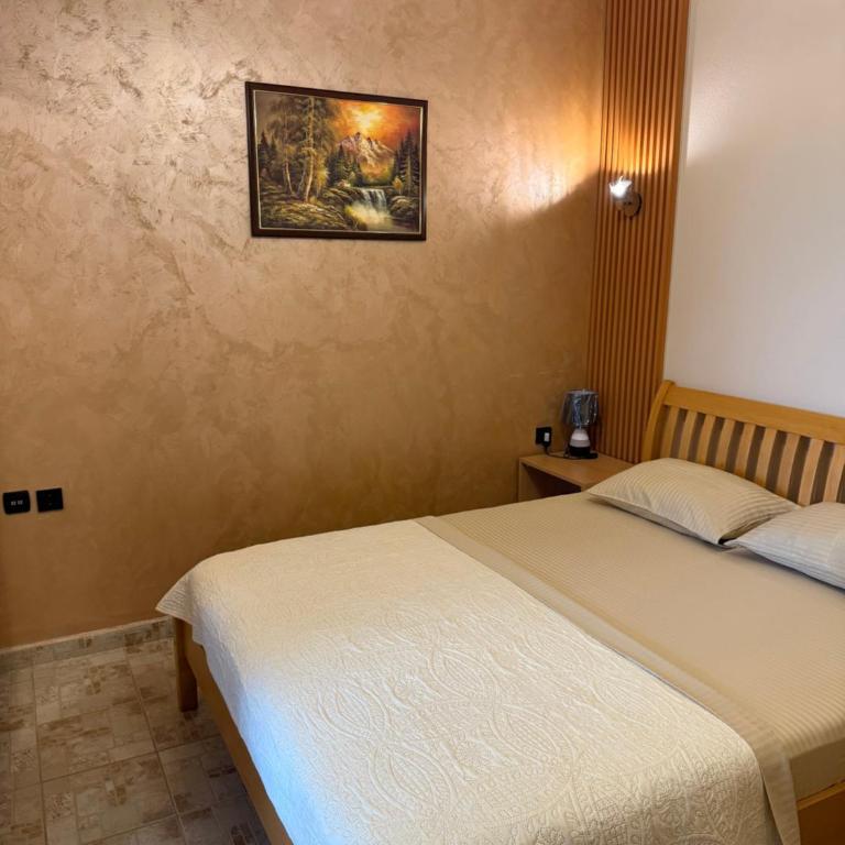 REXHEPI Apartments - Apartment mit Balkon - 10