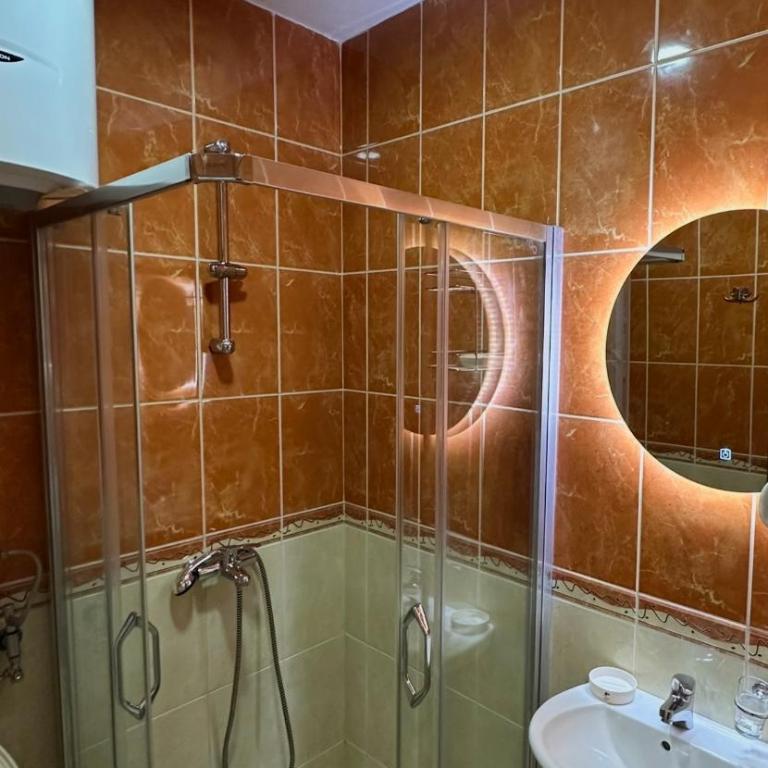 REXHEPI Apartments - Apartment mit Balkon - 12