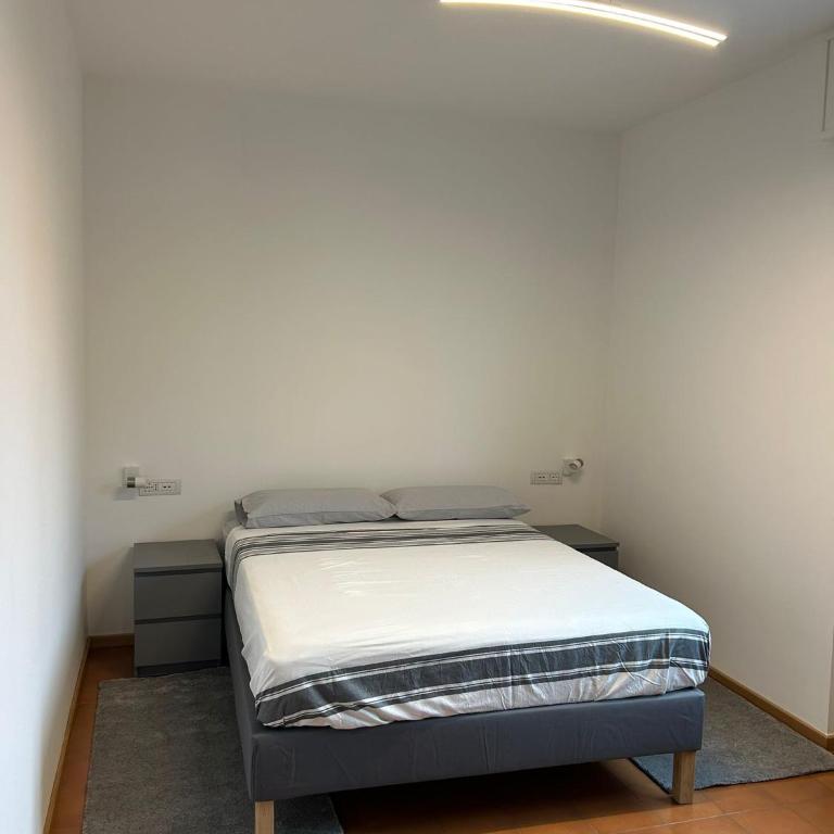 Zona Mecenate due passi da Arena Santa Giulia A - Appartamento con 2 Camere da Letto - 4