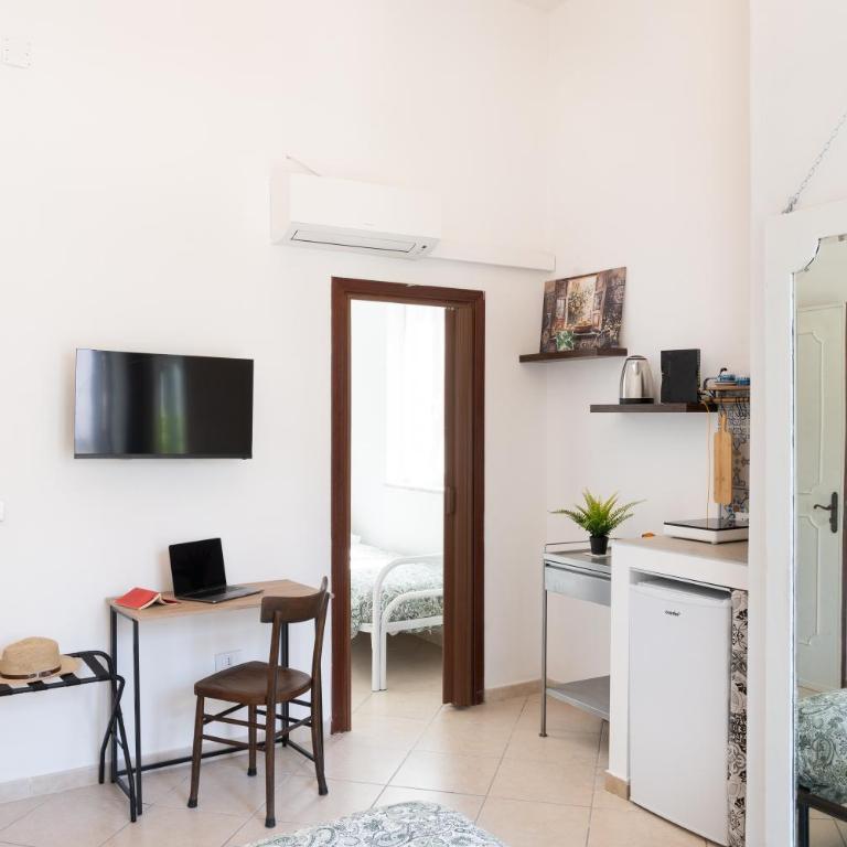 D&J - La Casa sulla Piazza - Appartement 3 Chambres avec Balcon - 2