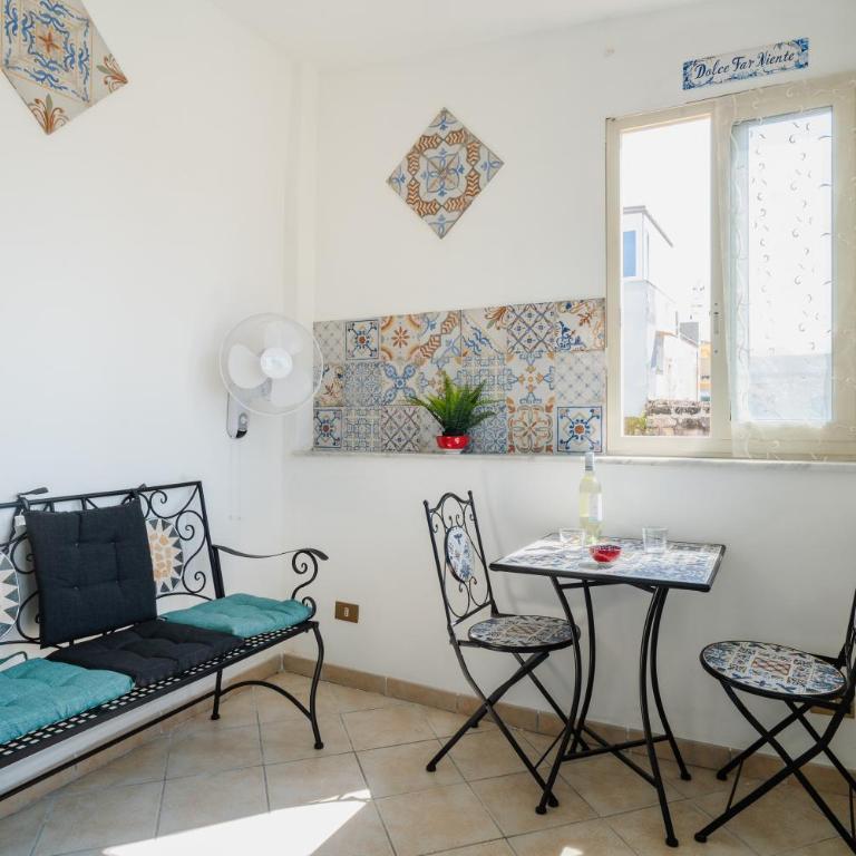 D&J - La Casa sulla Piazza - Appartement 3 Chambres avec Balcon - 8