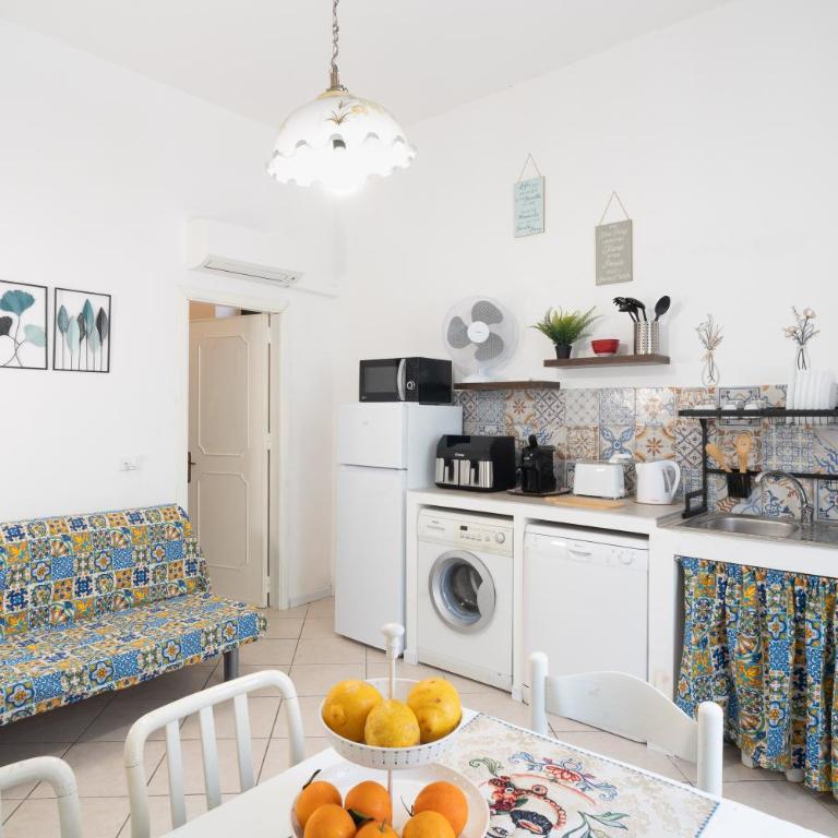 D&J - La Casa sulla Piazza - Appartement 3 Chambres avec Balcon - 14