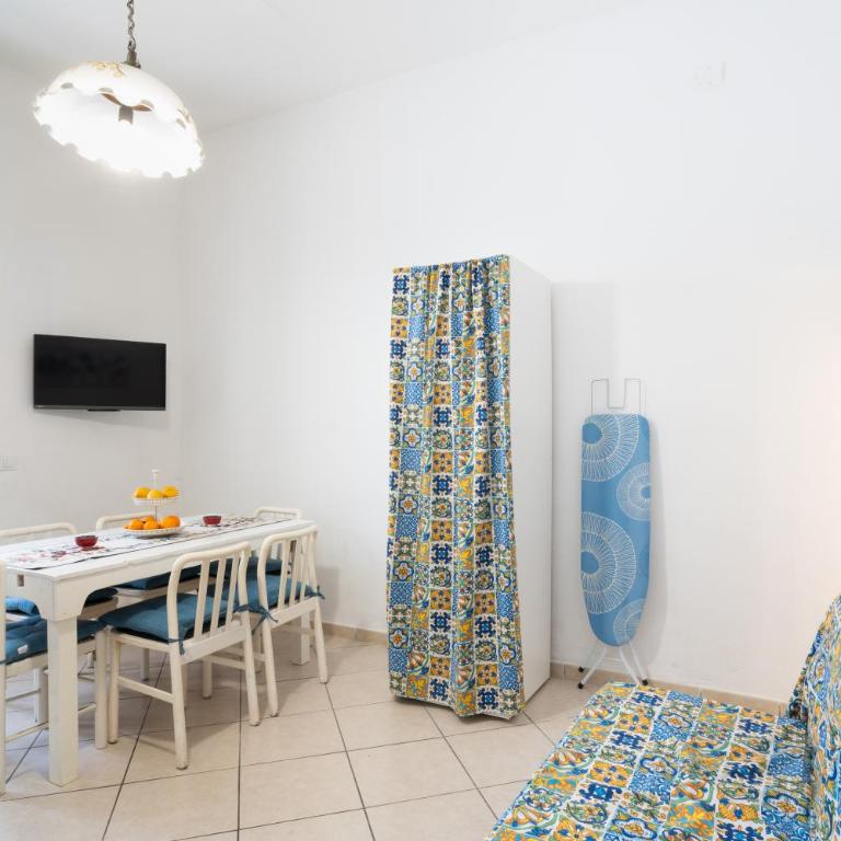 D&J - La Casa sulla Piazza - Appartement 3 Chambres avec Balcon - 12