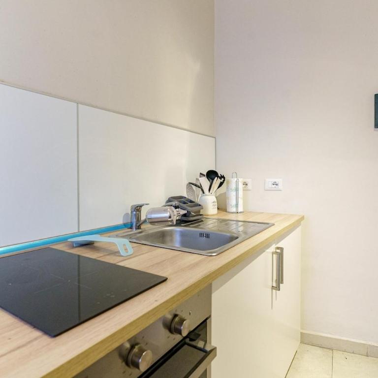 DuHom - Four-Bedroom Apartment - 10