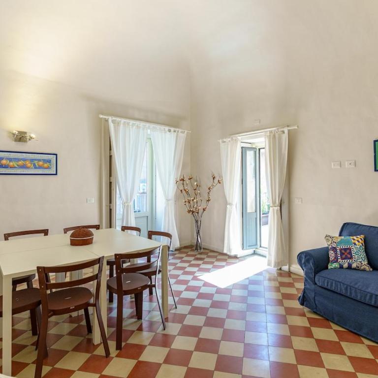 DuHom - Four-Bedroom Apartment - 20
